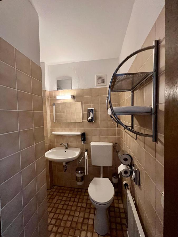 Hotel-Gasthof Deutschmeister Donauwörth Esterno foto