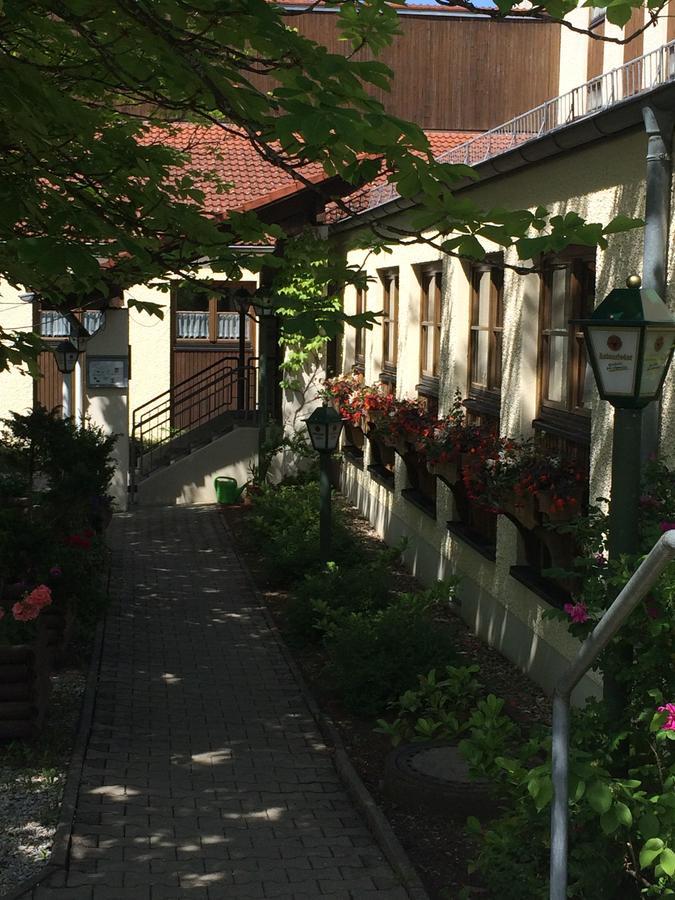 Hotel-Gasthof Deutschmeister Donauwörth Esterno foto