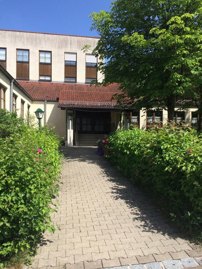 Hotel-Gasthof Deutschmeister Donauwörth Esterno foto